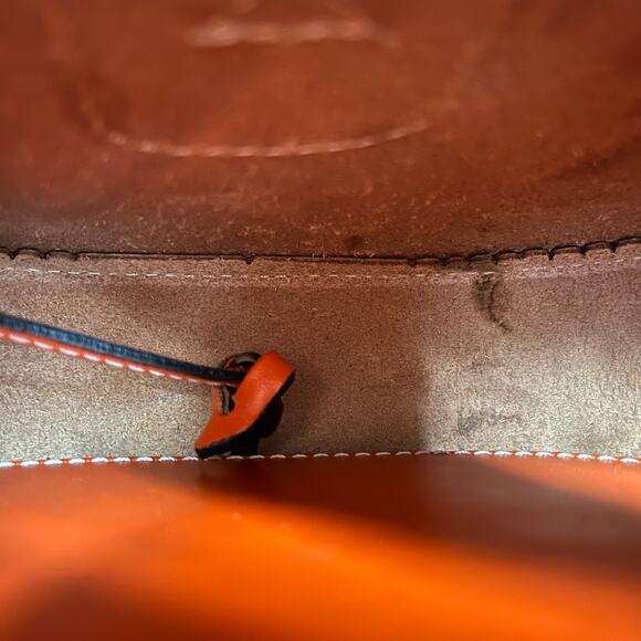 Dooney & Bourke Alto Orange Leather Saddle Crossbody Bag Purse - Picture 9 of 10